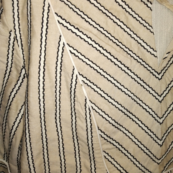 Issac Mizrahi Live Cream Striped Bell Sleeve Top Size 8 - Picture 7 of 7